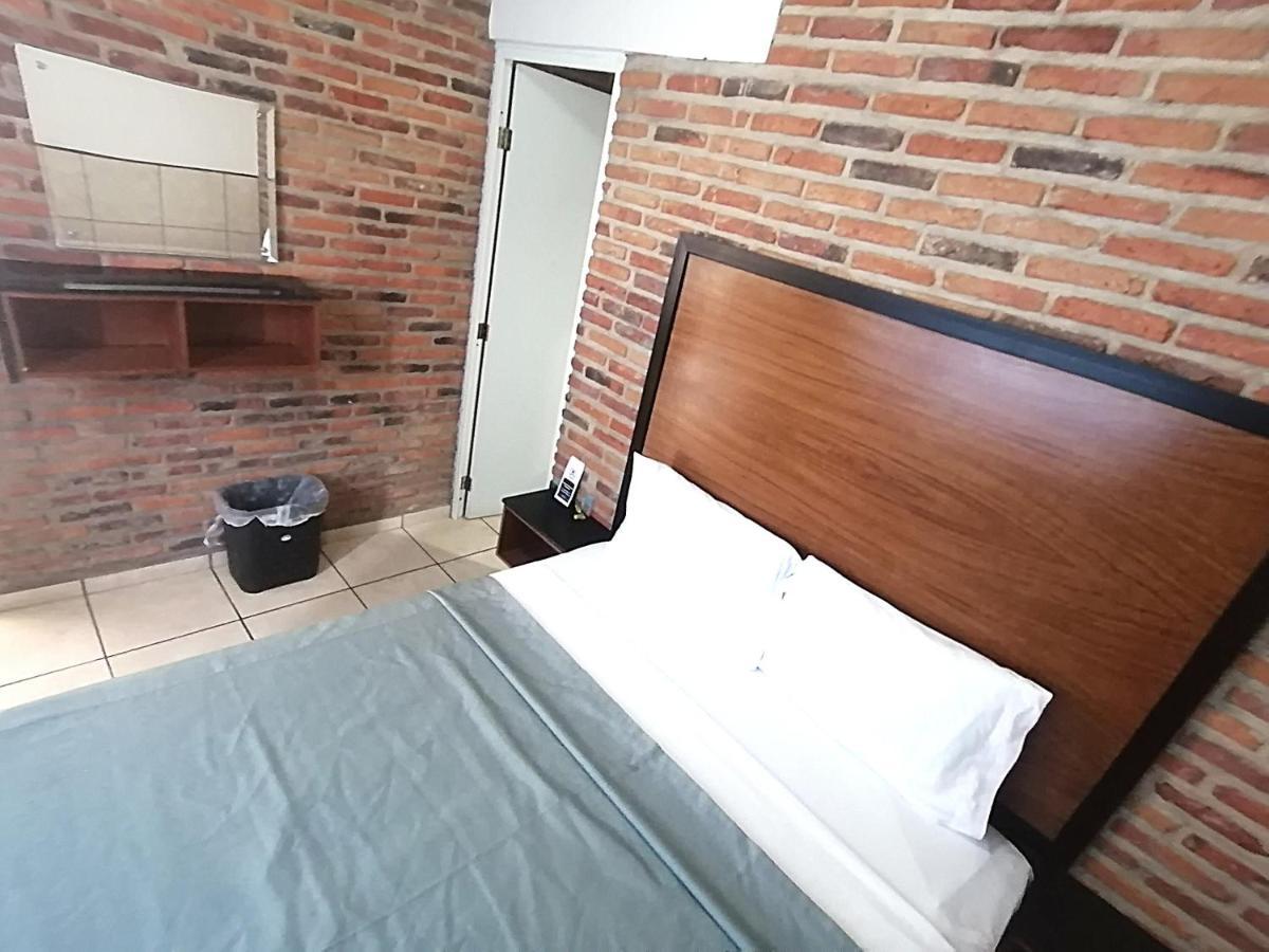 Hotel Hcm Guadalajara Kültér fotó