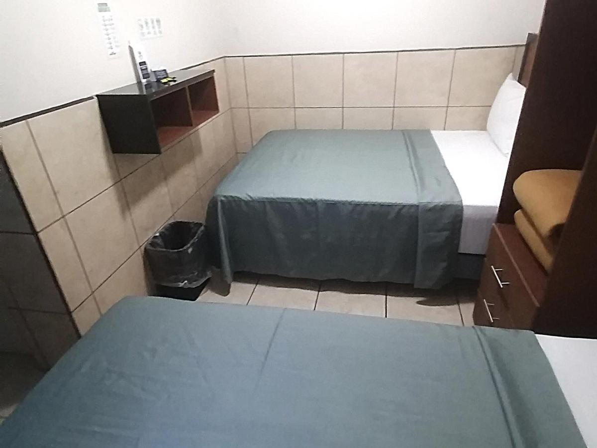 Hotel Hcm Guadalajara Kültér fotó