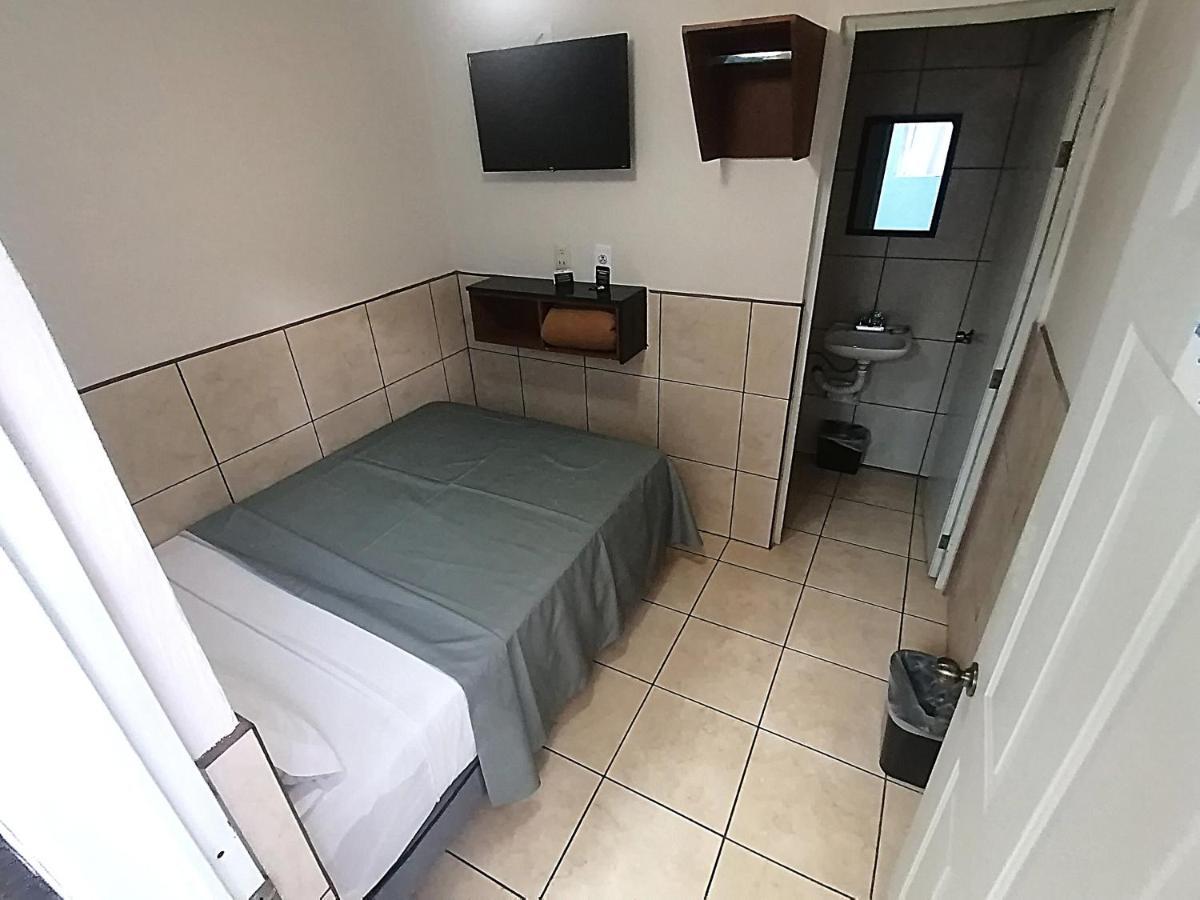 Hotel Hcm Guadalajara Kültér fotó