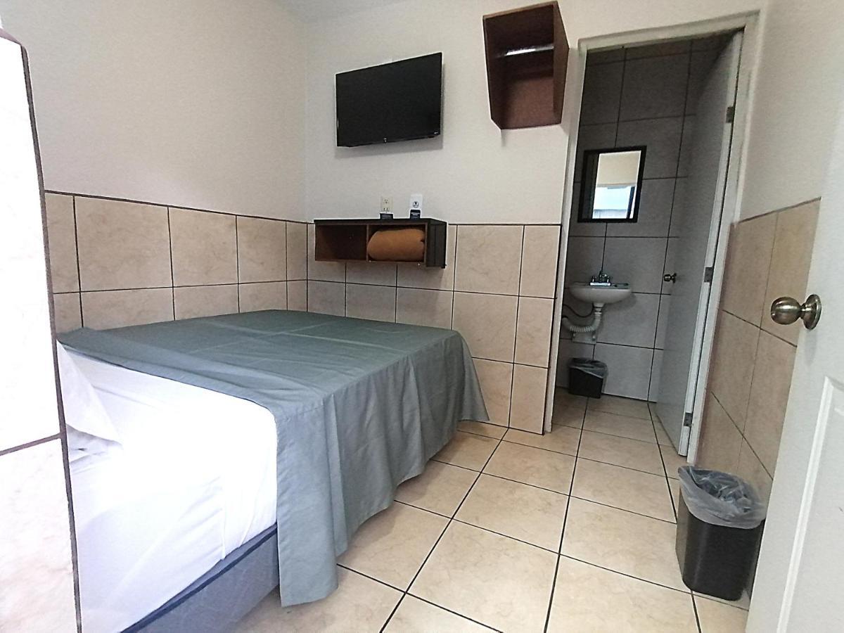 Hotel Hcm Guadalajara Kültér fotó