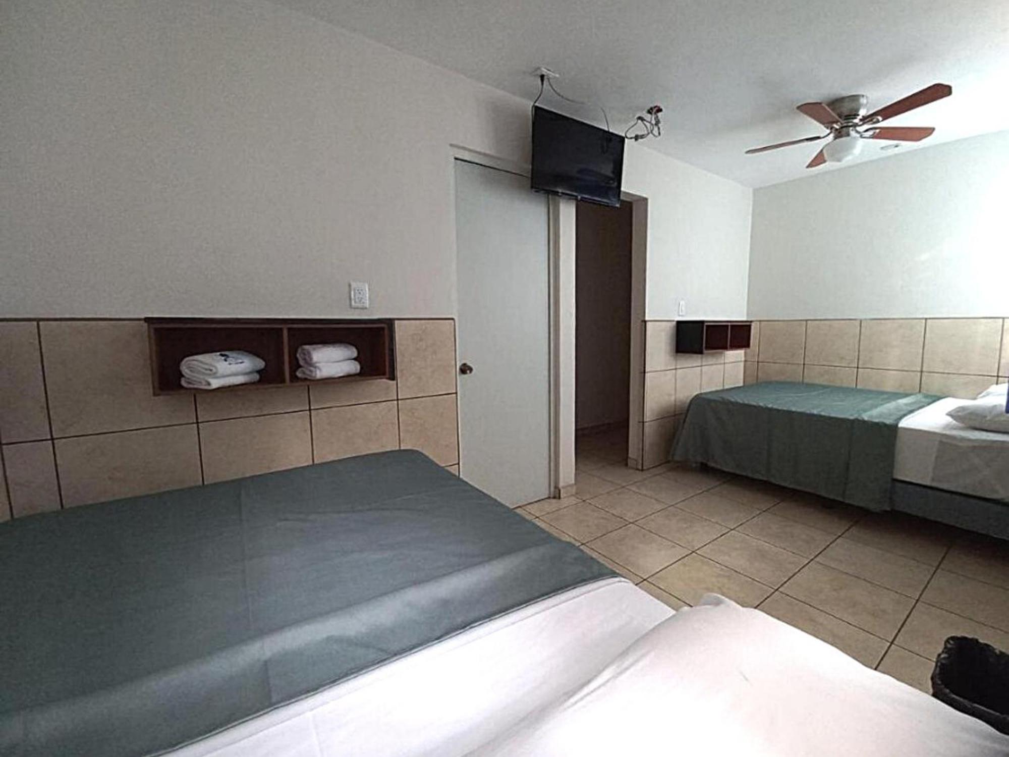 Hotel Hcm Guadalajara Szoba fotó